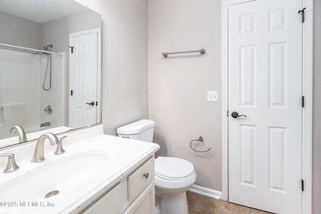 Building Photo - 230 Scrub Jay Dr