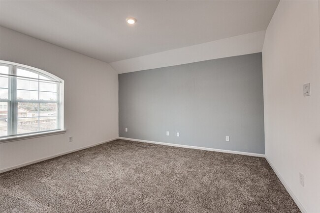 Building Photo - 12721 Plummersville St