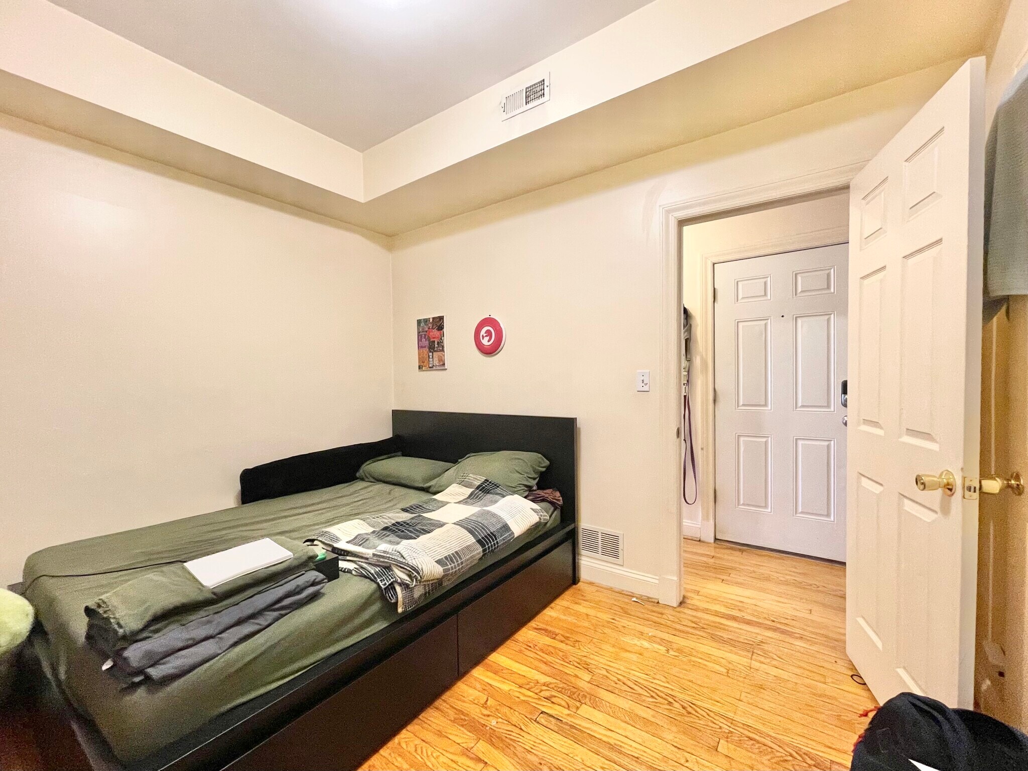 Building Photo - 4831 N Sawyer Ave