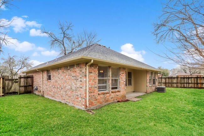 Building Photo - 8318 Black Pool St