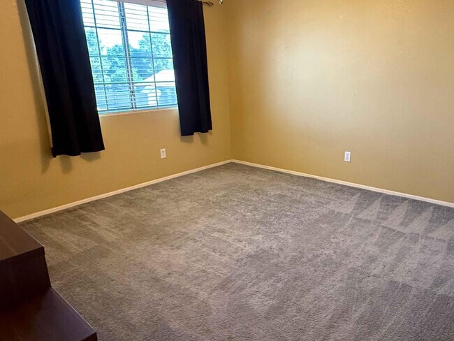 Building Photo - 3103 W Zachary Dr