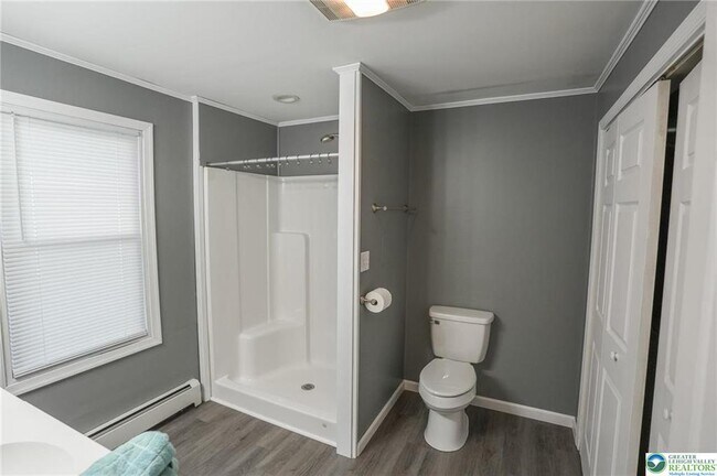 Building Photo - 637 Lehigh Ave