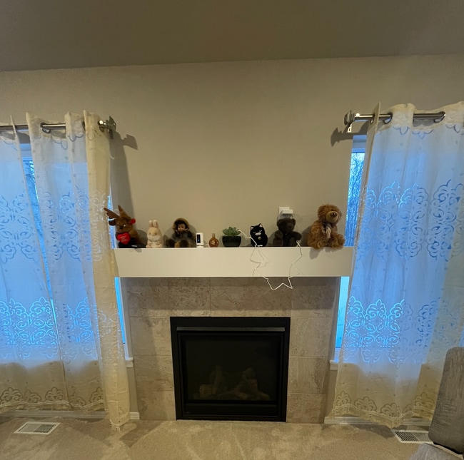 Building Photo - Spacious 3 bedroom/2 bathroom/2 car garage Ranch style home in Palmer with Soaring ceilings and m...