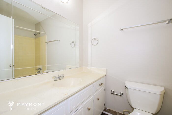 Building Photo - 4259 Woodland Dr