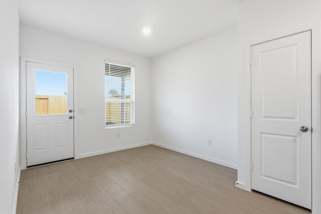 Building Photo - 26299 Arrowleaf Dr