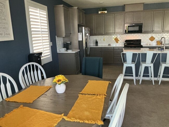 Building Photo - 7869 Boot Straps Ct