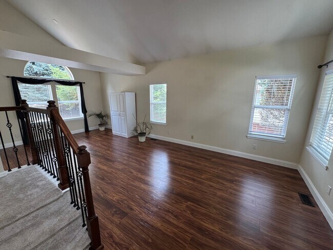 Building Photo - Available for Rent in Lone Tree's Desirable Carriage Club Neighborhood!