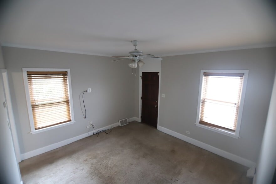 Living Room - 309 E 6th Ave