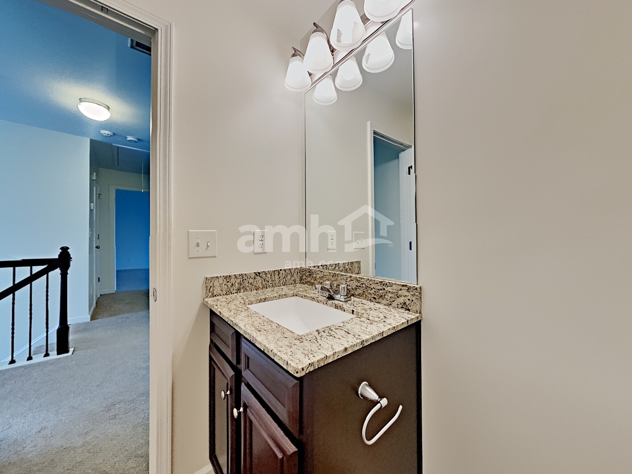 Building Photo - 402 Cleburne Pl
