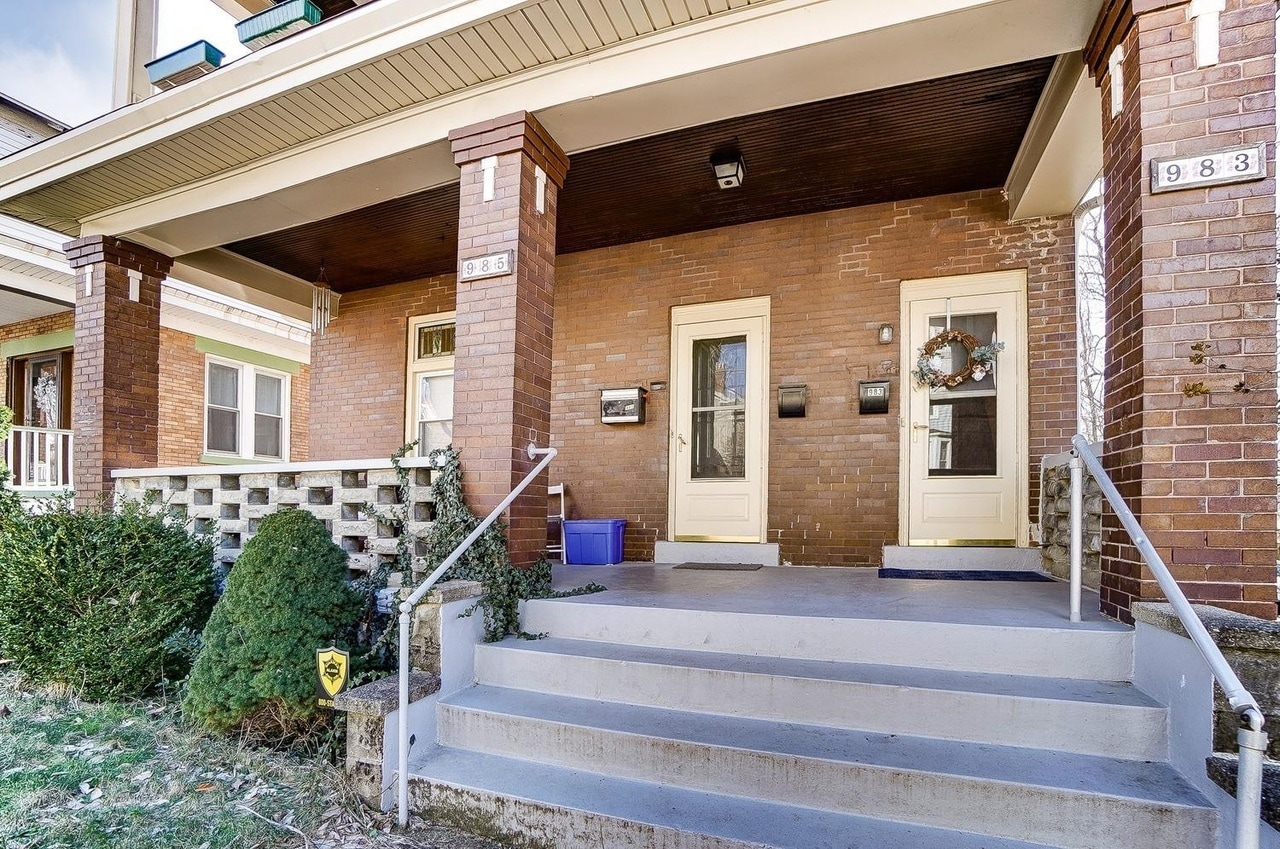 Building Photo - 985 Windsor St