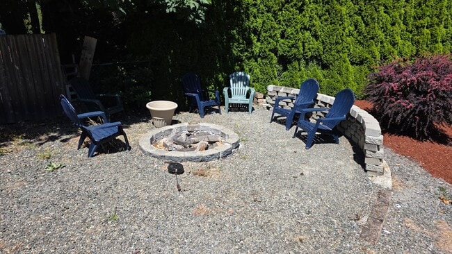 Building Photo - Heart of Puyallup Stunner; a Must See!