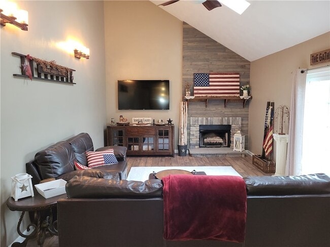 Building Photo - 317 Fassinger Rd