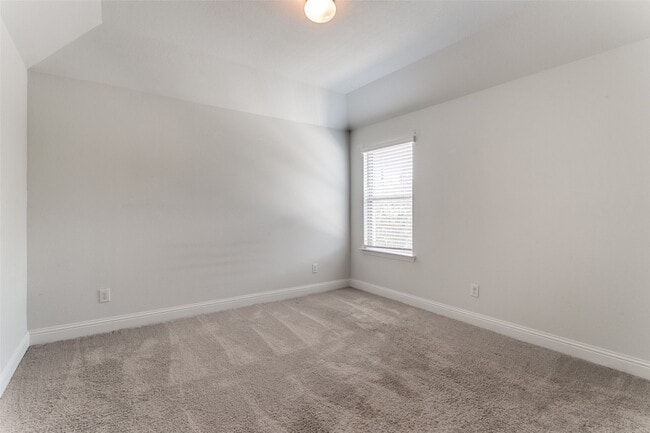 Building Photo - 3701 Trillium Dr