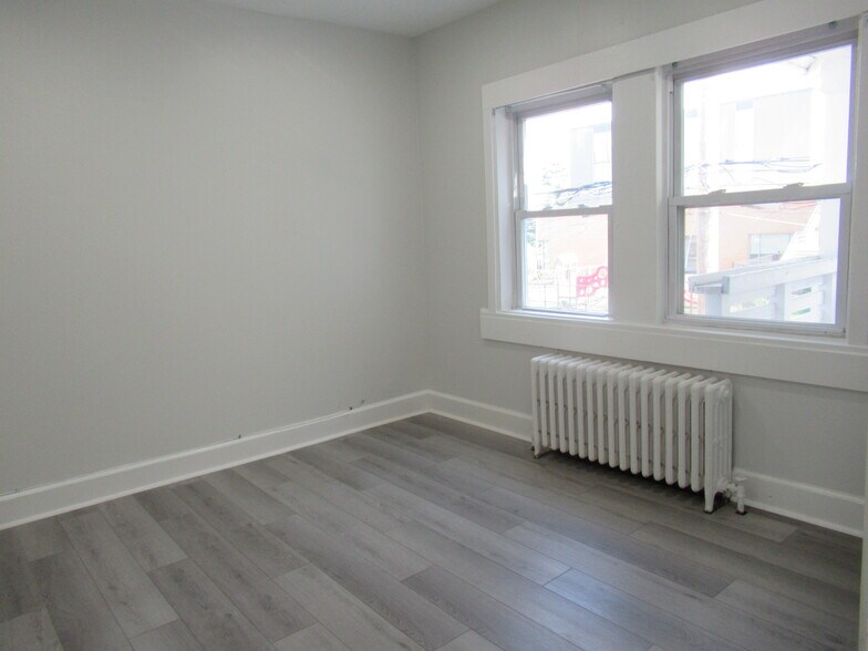 Building Photo - 81 Jetland St
