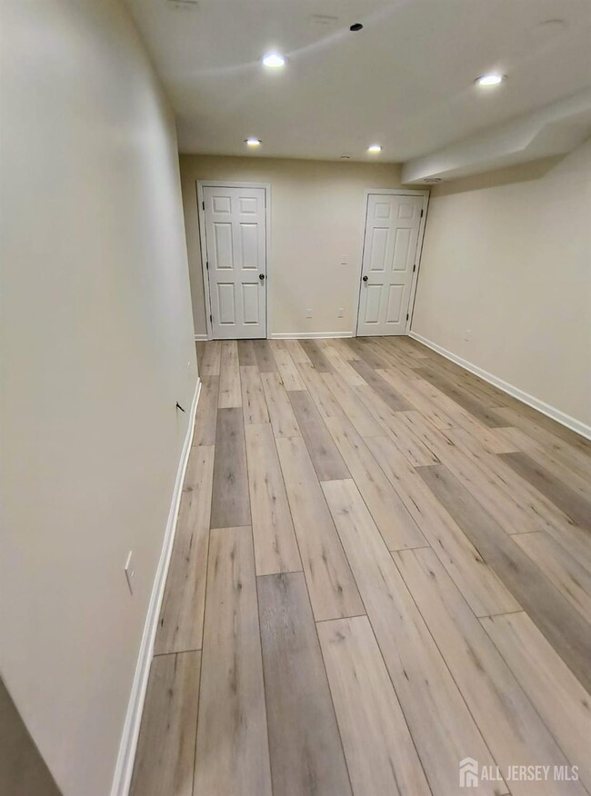 Building Photo - 89 Chariot Ct