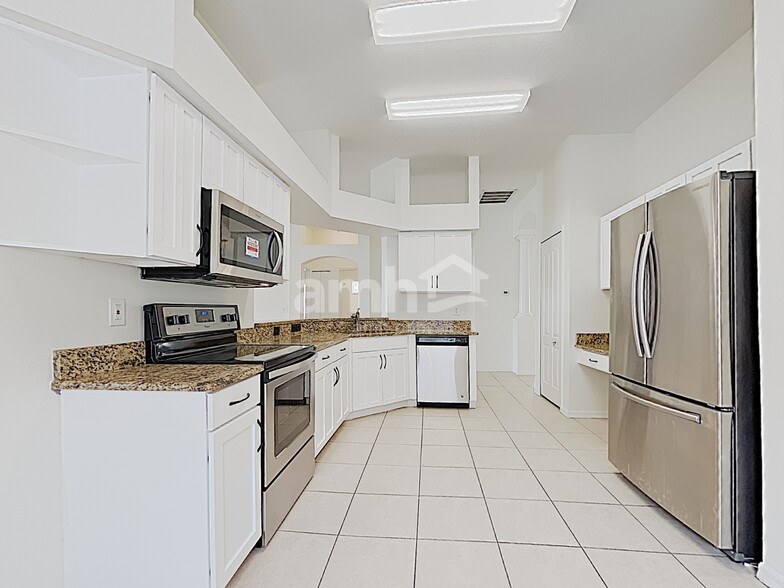 Building Photo - 8326 Canterbury Lake Blvd