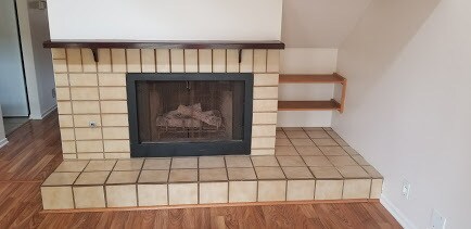 Gas fireplace - 1151 Via Montoya Via