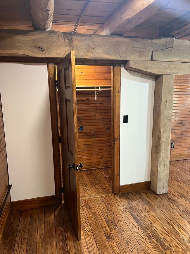 Building Photo - 2985 Granary Rd