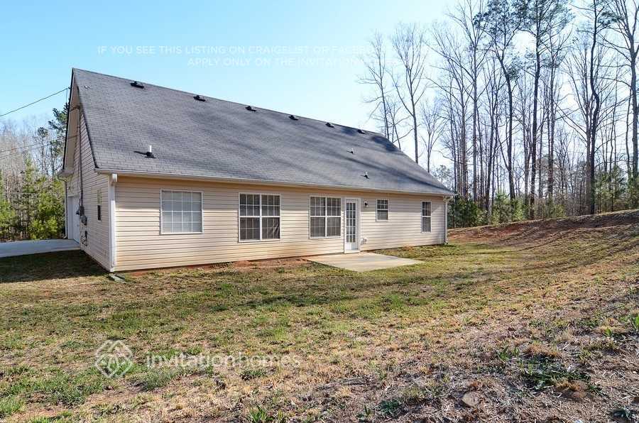 Building Photo - 230 Riverbrooke Trail