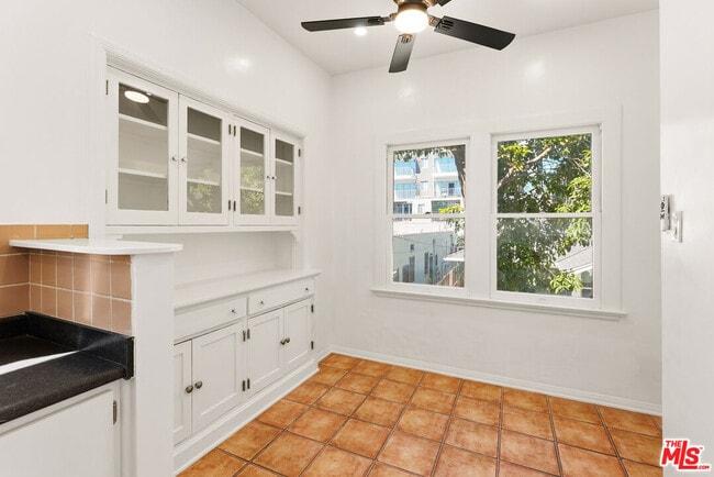 Building Photo - 5729 Carlton Way