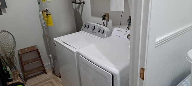 Washer and dryer available.drivew - 903 Shem Creek Cir