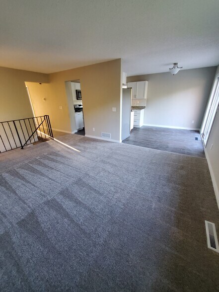 Building Photo - 3542 Independence Ave N