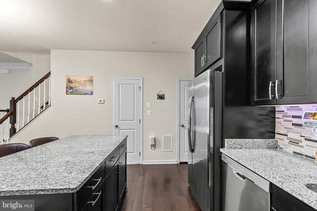 Building Photo - 43151 Wealdstone Terrace