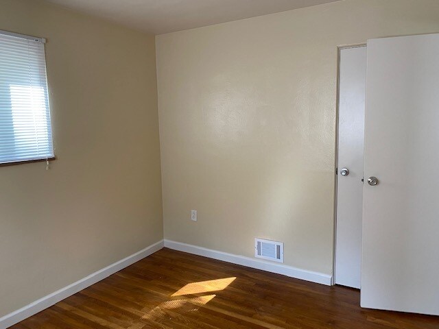 3rd bedroom - 5512 Clearview Rd