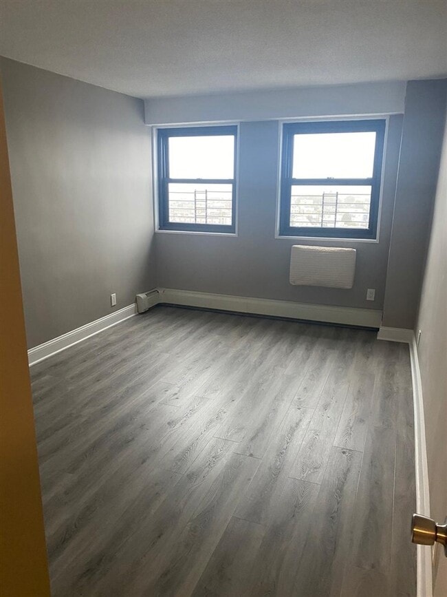 Building Photo - 5601 Boulevard E