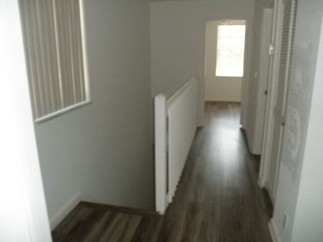 Building Photo - 798 Summit Lake Dr