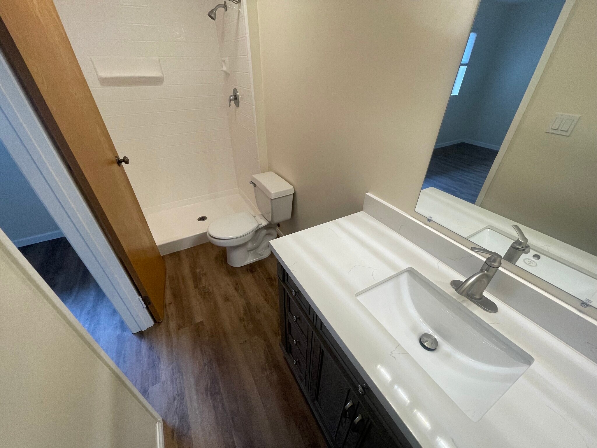 Master Bath - 1524 Garden St