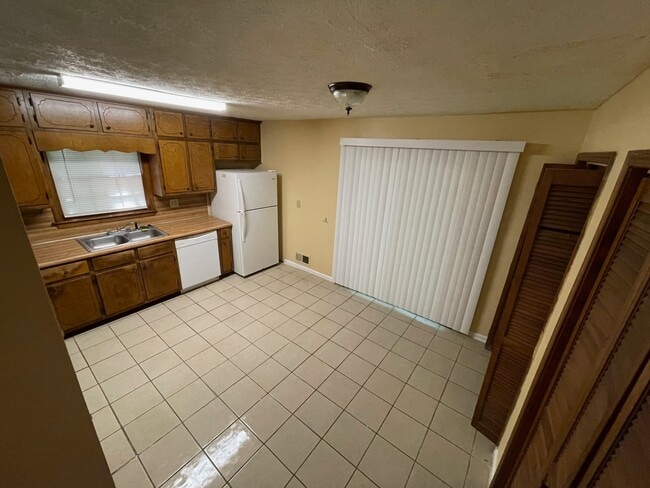 Building Photo - 597 Jackson Park Ln