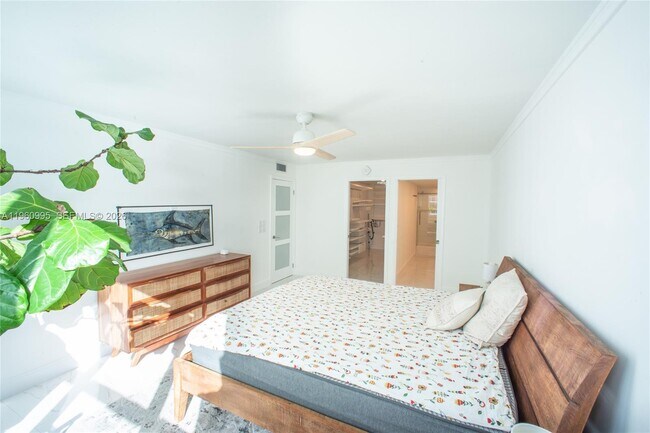 Building Photo - 11 Island Ave