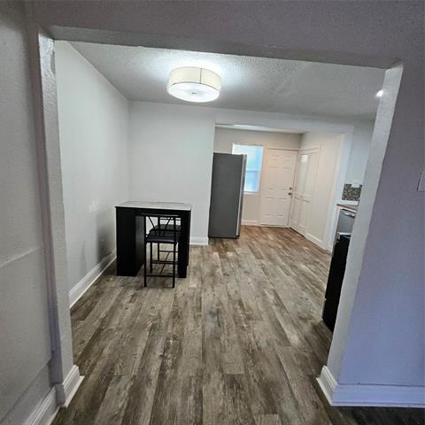 Building Photo - 222 W Woodin Blvd