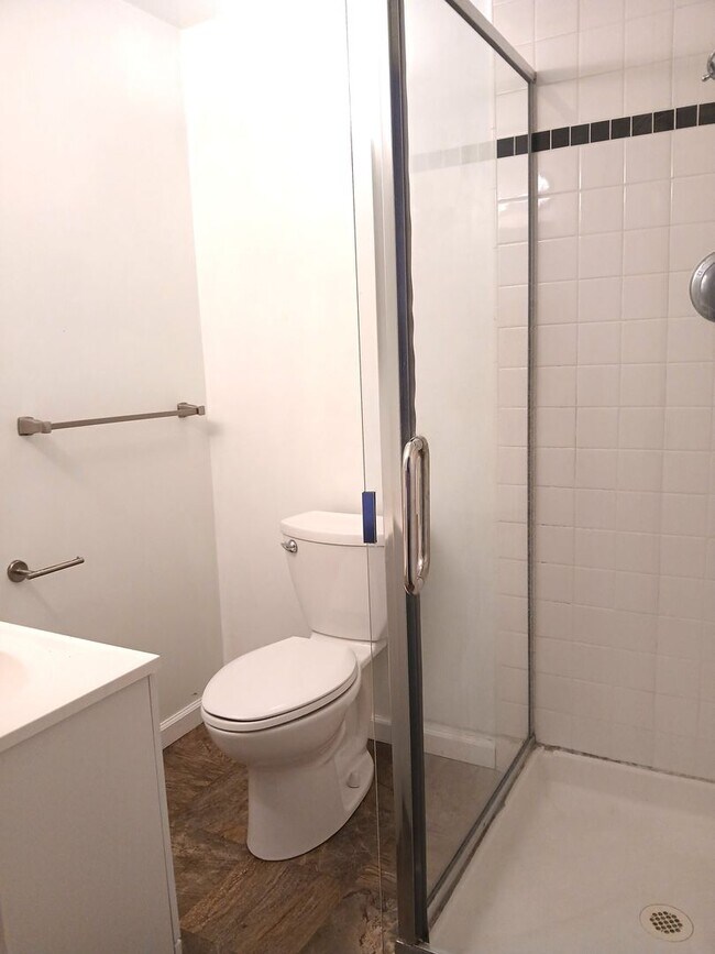 Building Photo - Charming 3-bedroom Home on Upper Westside -Large Yard and Covered Patio