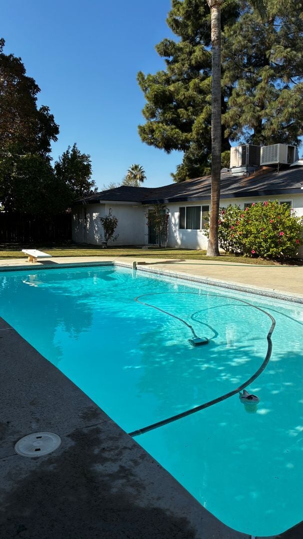 Building Photo - Beautiful 4 Bedroom House in NW Bakersfield with Pool!