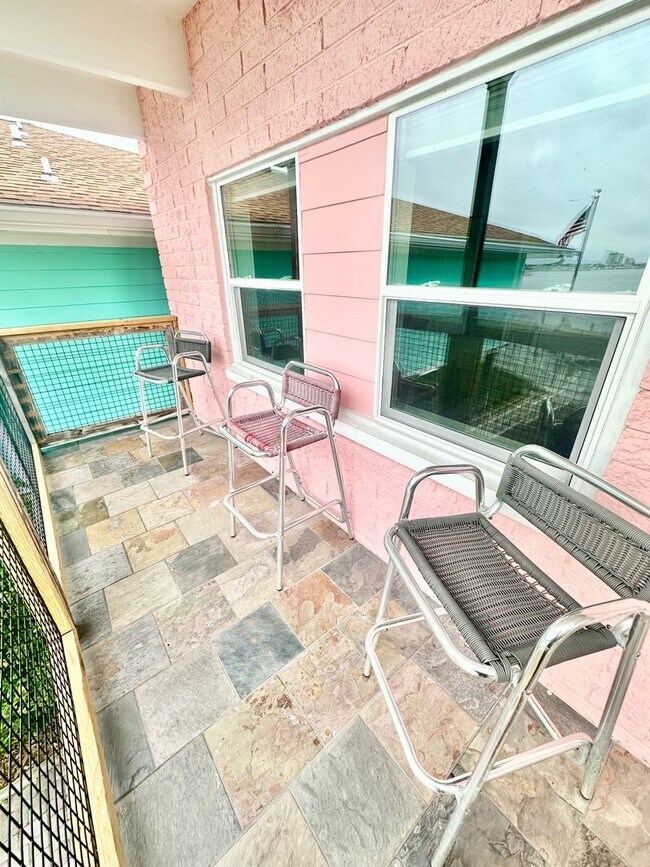 Building Photo - 334 Bluefish Dr