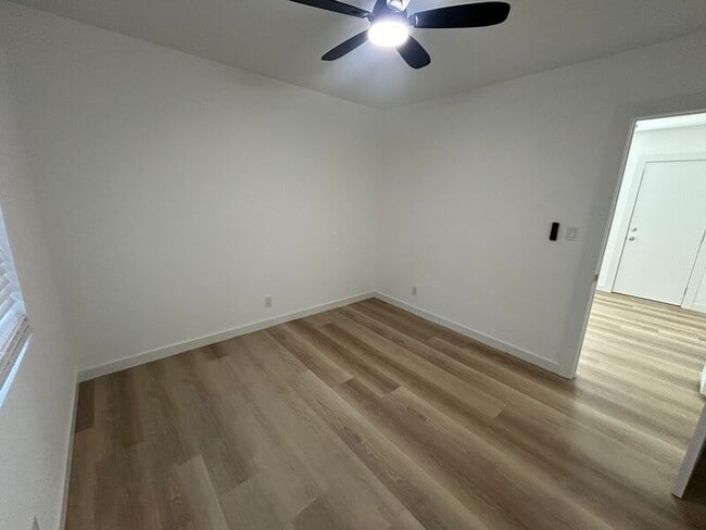 Building Photo - 2228-2232 1/2 Mira Vista Ave