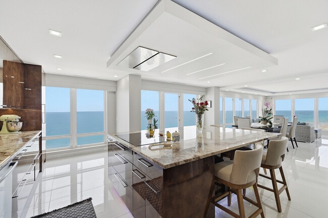 Building Photo - 4100 Galt Ocean Dr