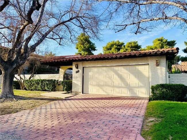 Building Photo - 3416 Cll Del Torre