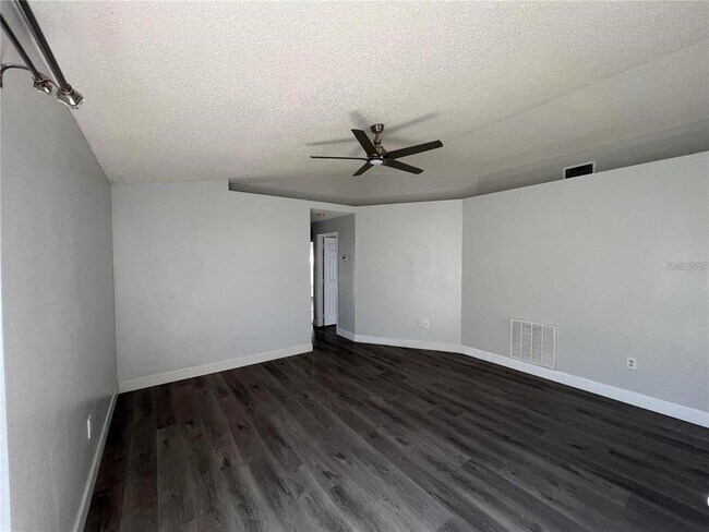 Building Photo - 1081 Vista Palma Way