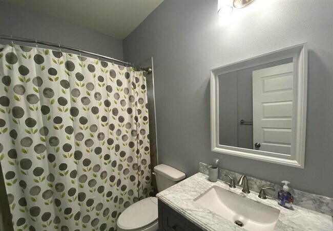 Building Photo - 1106 W Gregory St