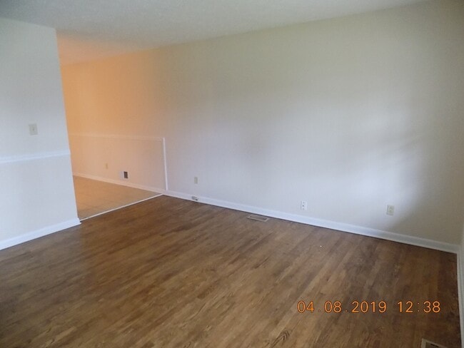 Building Photo - Welcome home to Hi Acres Neighborhood!          20260504