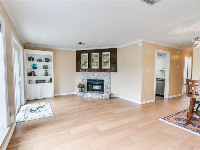 Building Photo - 3212 Meadow Ave