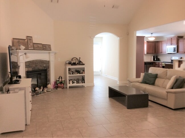 Building Photo - 3020 Ashley Lp