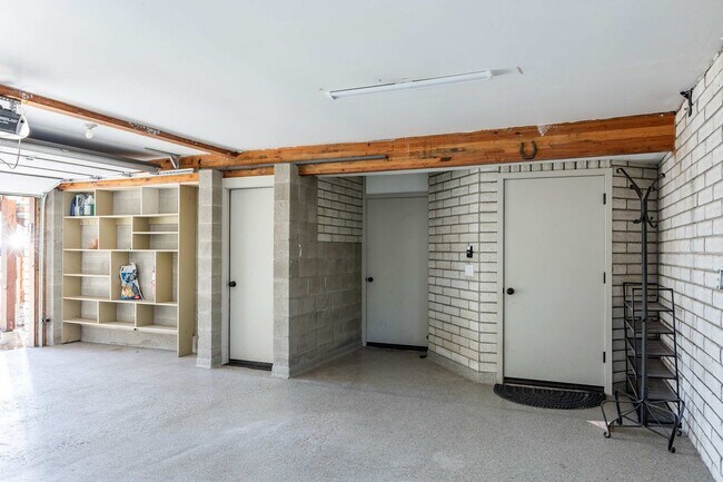 Building Photo - 125 Parkview Terrace