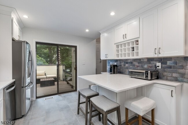 Building Photo - 240 Arrowood Way