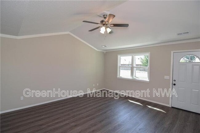 Building Photo - 117 E Veterans Pkwy