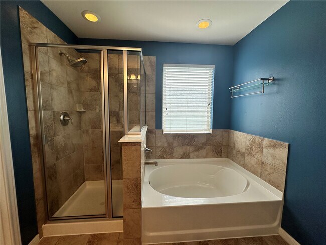 Building Photo - 6042 Wesley Manor Ct
