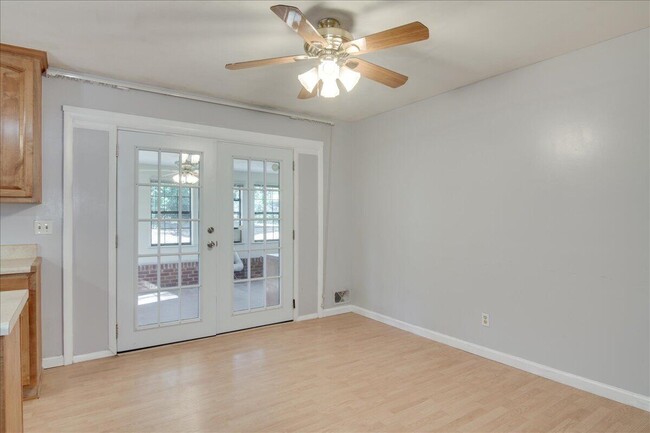 Building Photo - 2301 Mura Dr